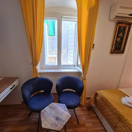Inchy - In The Center Of Diocletian's Palace Guest house Split