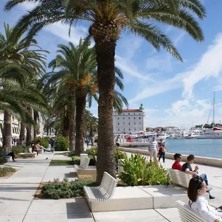 Inchy - In The Center Of Diocletian's Palace Гостьовий будинок 4*