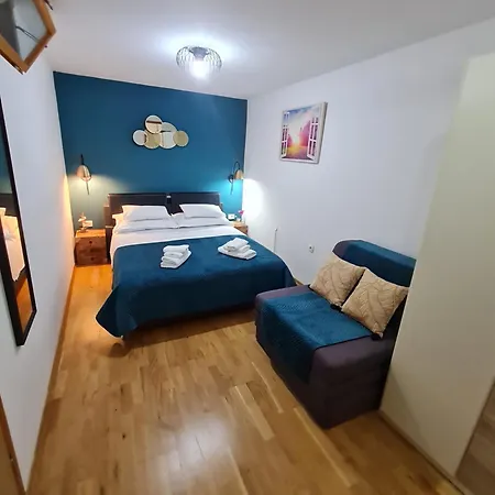 Inchy - In The Center Of Diocletian's Palace Гостьовий будинок 4*