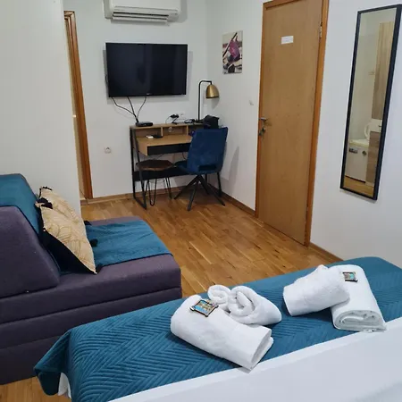 Inchy - In The Center Of Diocletian's Palace Гостьовий будинок Спліт