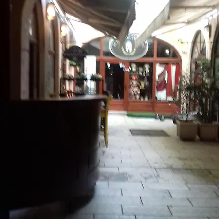 Inchy - In The Center Of Diocletian's Palace Гостьовий будинок 4*