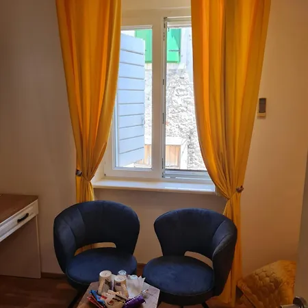 Inchy - In The Center Of Diocletian's Palace Гостевой дом 4*