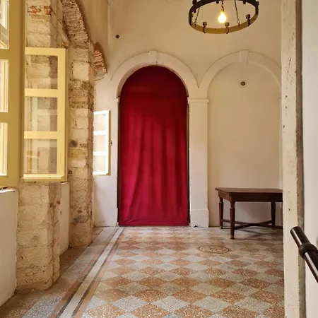 Гостевой дом Inchy - In The Center Of Diocletian's Palace