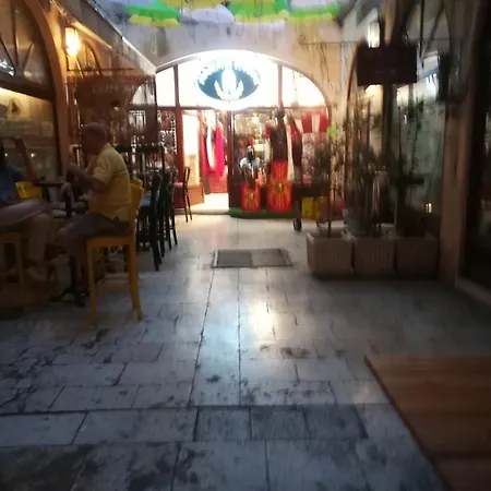 Inchy - In The Center Of Diocletian's Palace Гостевой дом 4*