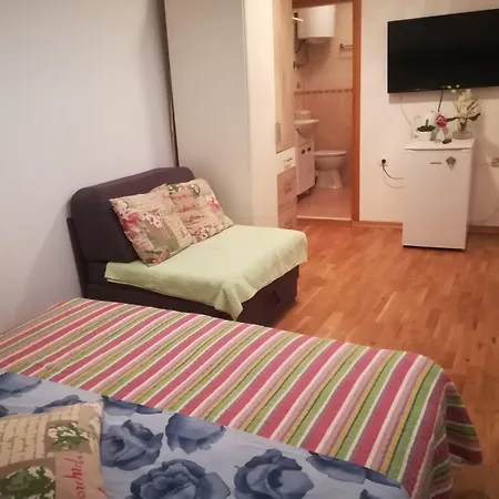 Inchy - In The Center Of Diocletian's Palace Guest house