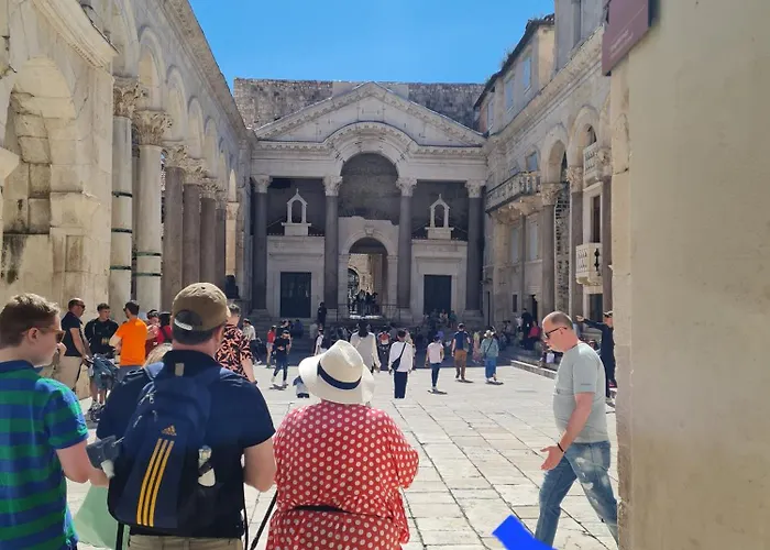Inchy - In The Center Of Diocletian's Palace Guest house
