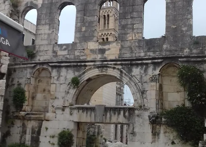 Inchy - In The Center Of Diocletian's Palace Guest house Split