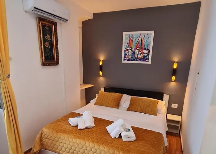 Inchy - In The Center Of Diocletian's Palace Guest house Split