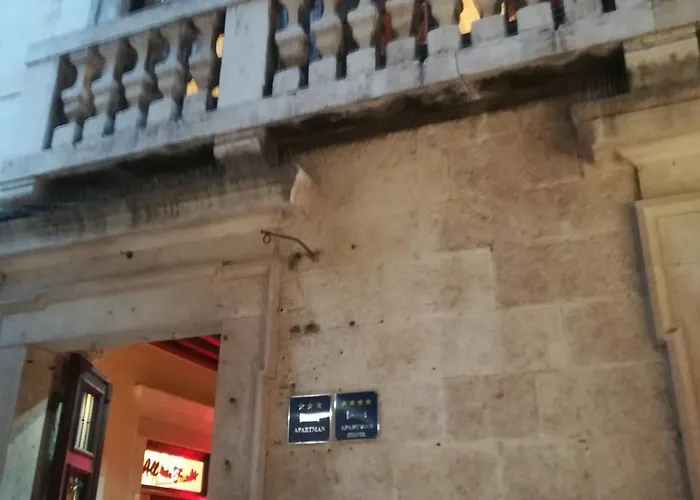 Inchy - In The Center Of Diocletian's Palace Guest house 4*
